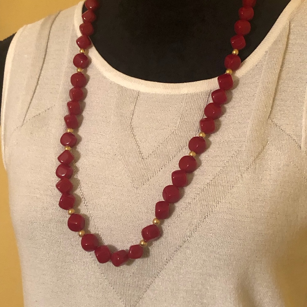 3/$20 VTG Vintage Red and Gold Tone Beaded Acrylic Necklace